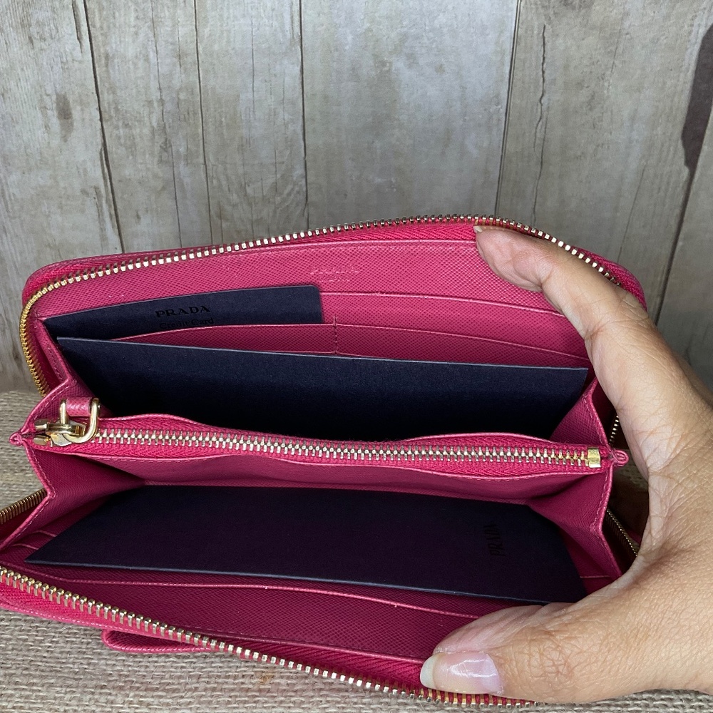 Prada Pink Saffiano Ribbon Zip Around Full Inclusion - Picture 5 of 9